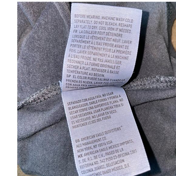 American Eagle Soft & Sexy Grey Long Sleeve Keyhole Mock Neck Top Size Small - Picture 6 of 8